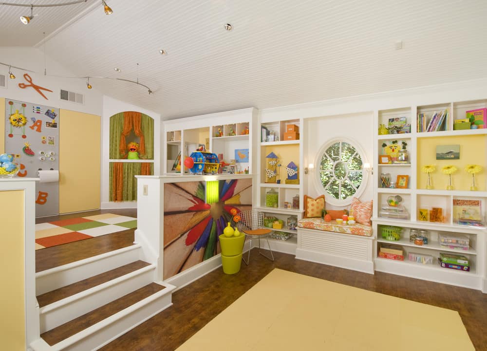 Did you see the color pencil mural..And the window seat storage. title=