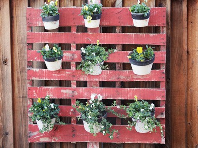12 Ideas for Turning a Pallet into a Flower Garden Living ...