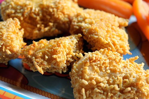 Healthy crispy oven baked chicken nuggets recipe with cereal coating