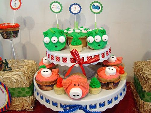 Toy Story Party Ideas Cute Pig and Alien cupcakes