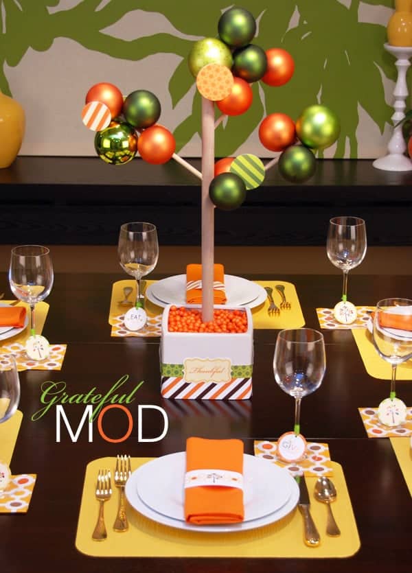 modern thanksgiving table Great Free Party Printables for Thanksgiving. Coloring Pages, Conversation Starters and more! LivingLocurto.com