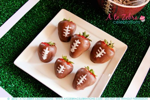 Fantasy Football Party Dessert Ideas |  Superbowl Party | Living Locurto | Chocolate Covered Strawberries