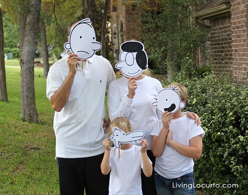 Diary of a Wimpy Kid #Halloween Family Costume via Amy at LivingLocurto.com