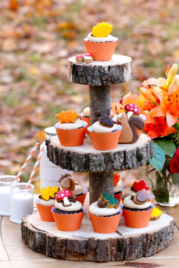 Fall Cupcakes & Wooden Cake Stand