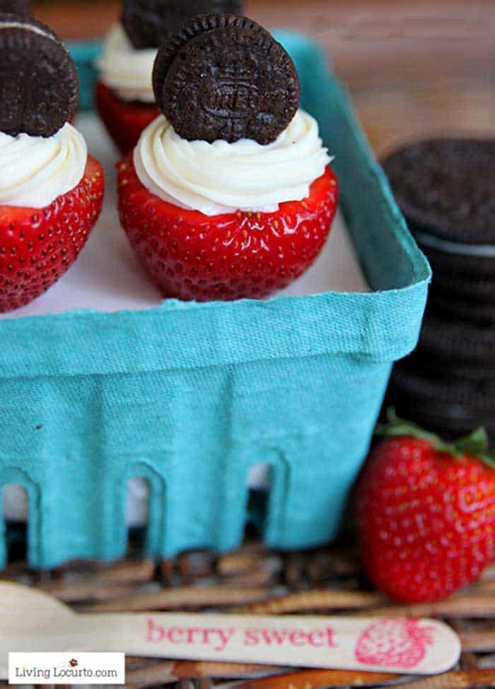 OREO Cheesecake Stuffed Strawberries. Easy no-bake dessert recipe. LivingLocurto.com