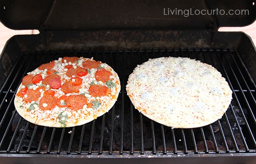 Grilled Pizza directions. How to Grill Frozen Pizza & Free Summer Party Printables. Livinglocurto.com