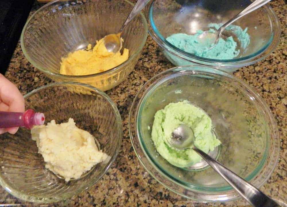 Rainbow Pool Float Cookies with Mini Teddy Grahams 1 003
