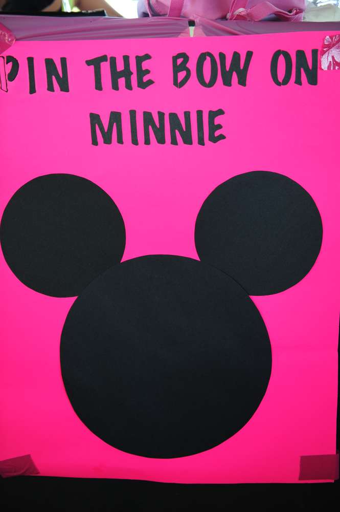 Pin the Bow on Minnie is a super fun party game! Pin the Bow on Minnie is a super fun party game!