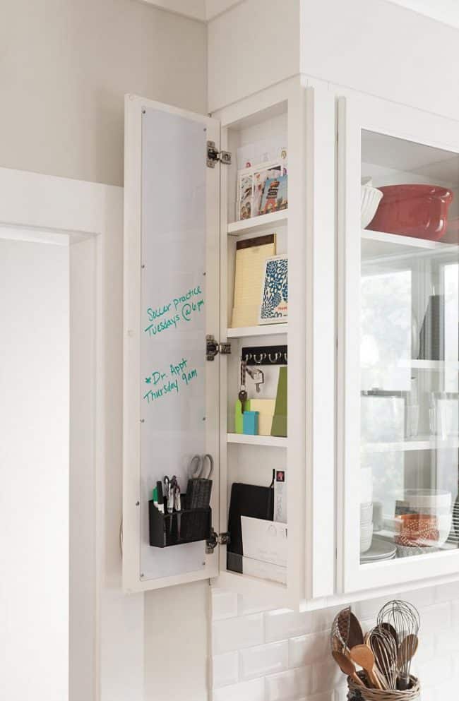 message board kitchen organization - How to choose the perfect kitchen cabinets! Whether you are choosing to upgrade a few things or remodeling your kitchen, these handy tips and kitchen cabinet ideas will help to get you started! LivingLocurto.com