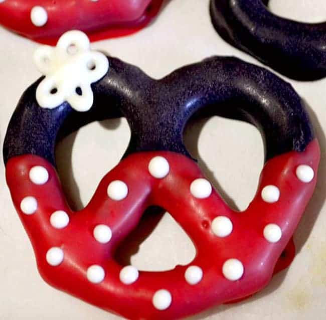 Minnie mouse pretzel treats Minnie mouse pretzel treats