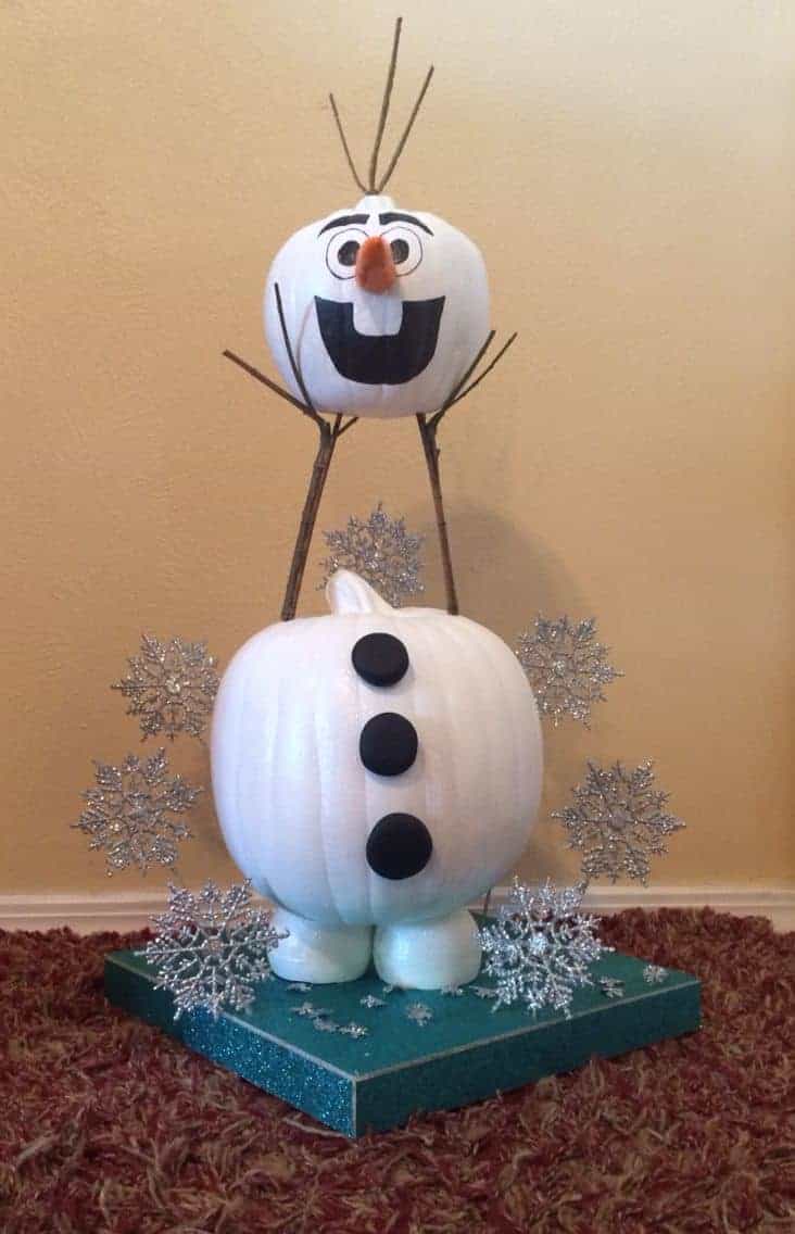 Make an Olaf Pumpkin for a fun Frozen Halloween centerpiece! Make an Olaf Pumpkin for a fun Frozen Halloween centerpiece!
