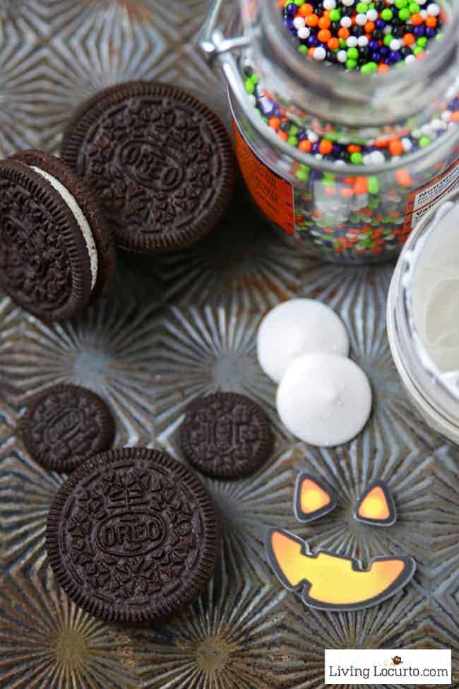 Mickey Mouse Halloween Cookies are adorable Halloween Treats! Easy no bake cookie made with Oreo cookies. Fun food jack-o-lantern Disney themed holiday party dessert recipe for kids. LivingLocurto.com