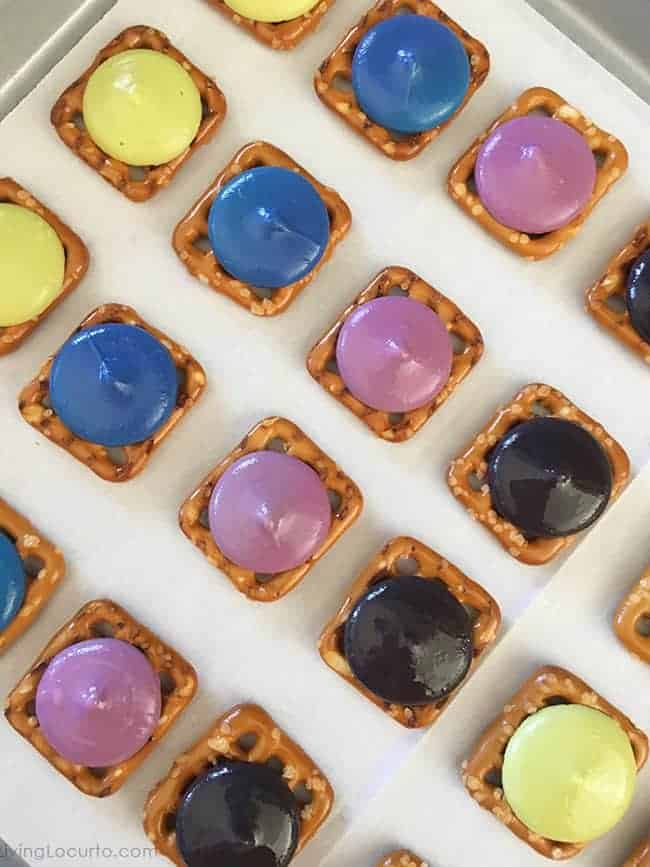 Monster Bites Chocolate Candy Pretzels with Free Printable Tags for party favors. Easy no-bake recipe for Halloween or a Monster themed birthday party. Monster Bites Chocolate Candy Pretzels with Free Printable Tags for party favors. Easy no-bake recipe for Halloween or a Monster themed birthday party.