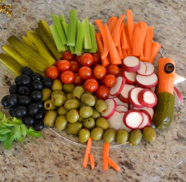 Easy Thanksgiving Turkey Vegetable Tray 