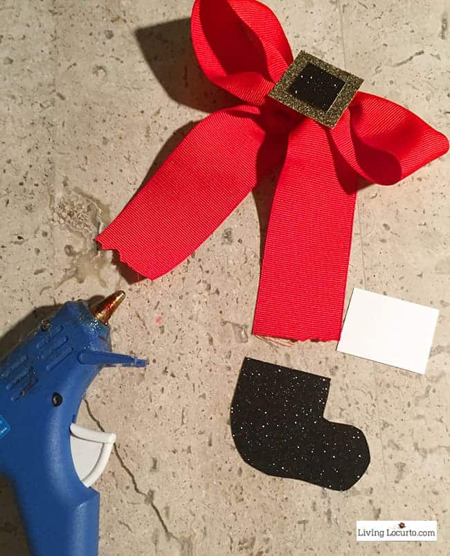 How to make a Santa Bow. Easy holiday craft.