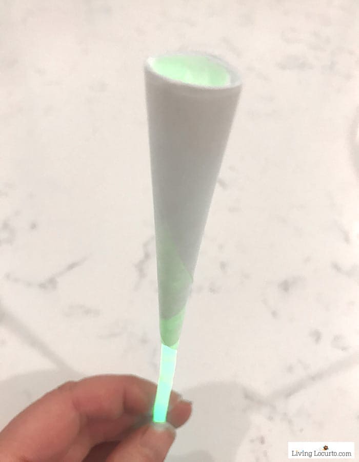 How to make Glow in the Dark Cotton Candy Cupcakes 