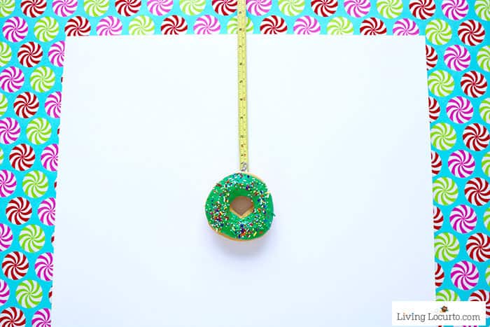 How to make a Christmas Tree Donut Wall - Step 2. Easy Christmas Party Food Craft by Living Locurto How to make a Christmas Tree Donut Wall - Step 2. Easy Christmas Party Food Craft by Living Locurto