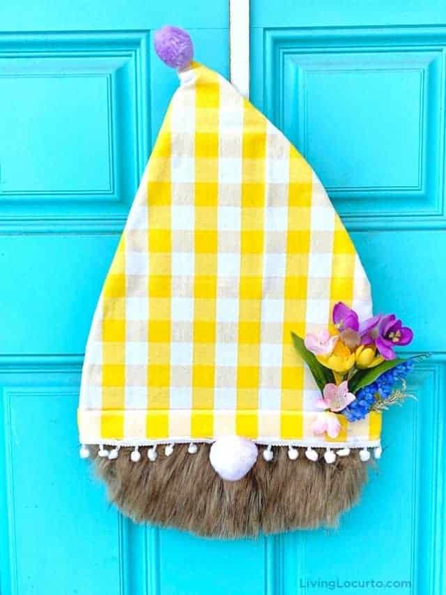Gnome Door Hanger Wreath Story