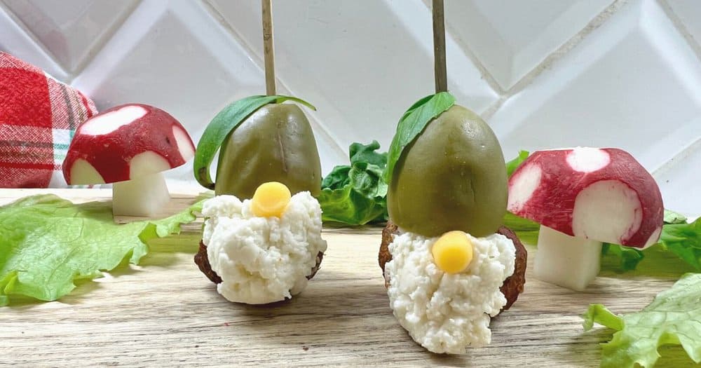 <strong>Gnome Meatball Appetizers</strong> 10 Meatballs with cheese beards and an olive hat to make a gnome.