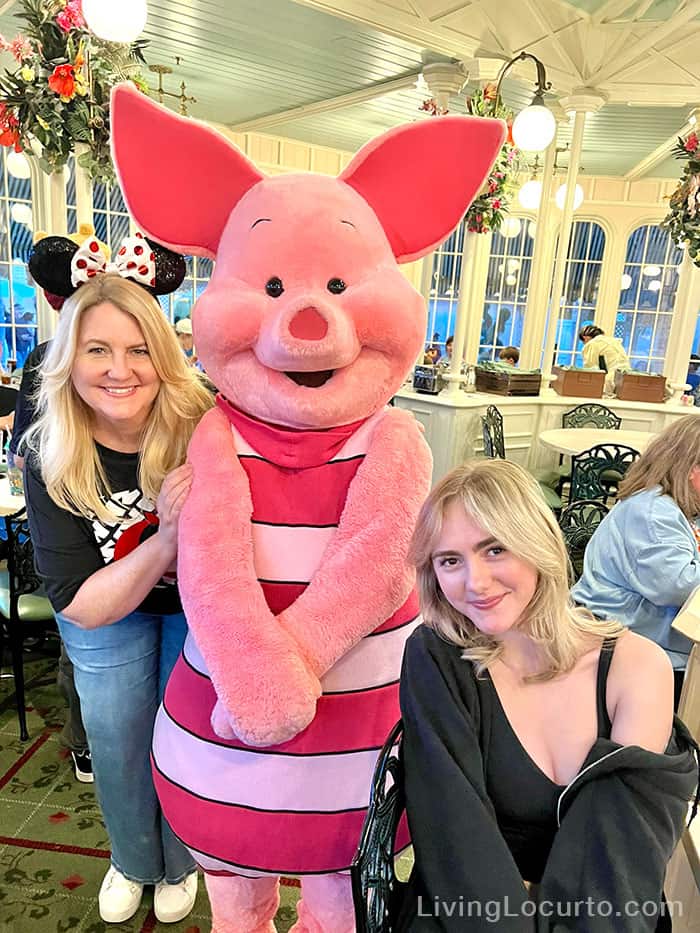 piglet character dinning at disney