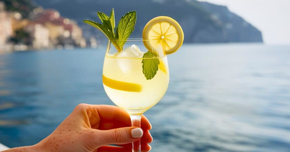 Limoncello Spritz 5 Limoncello Spritz recipe