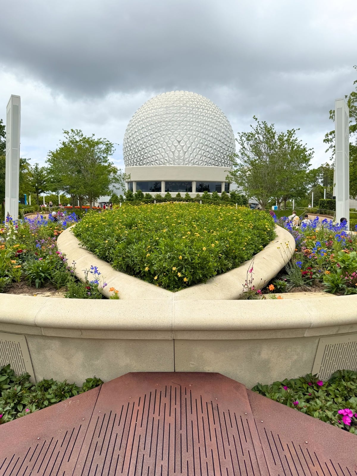 GEO-82&nbsp;Restaurant Review Disney World EPCOT Location